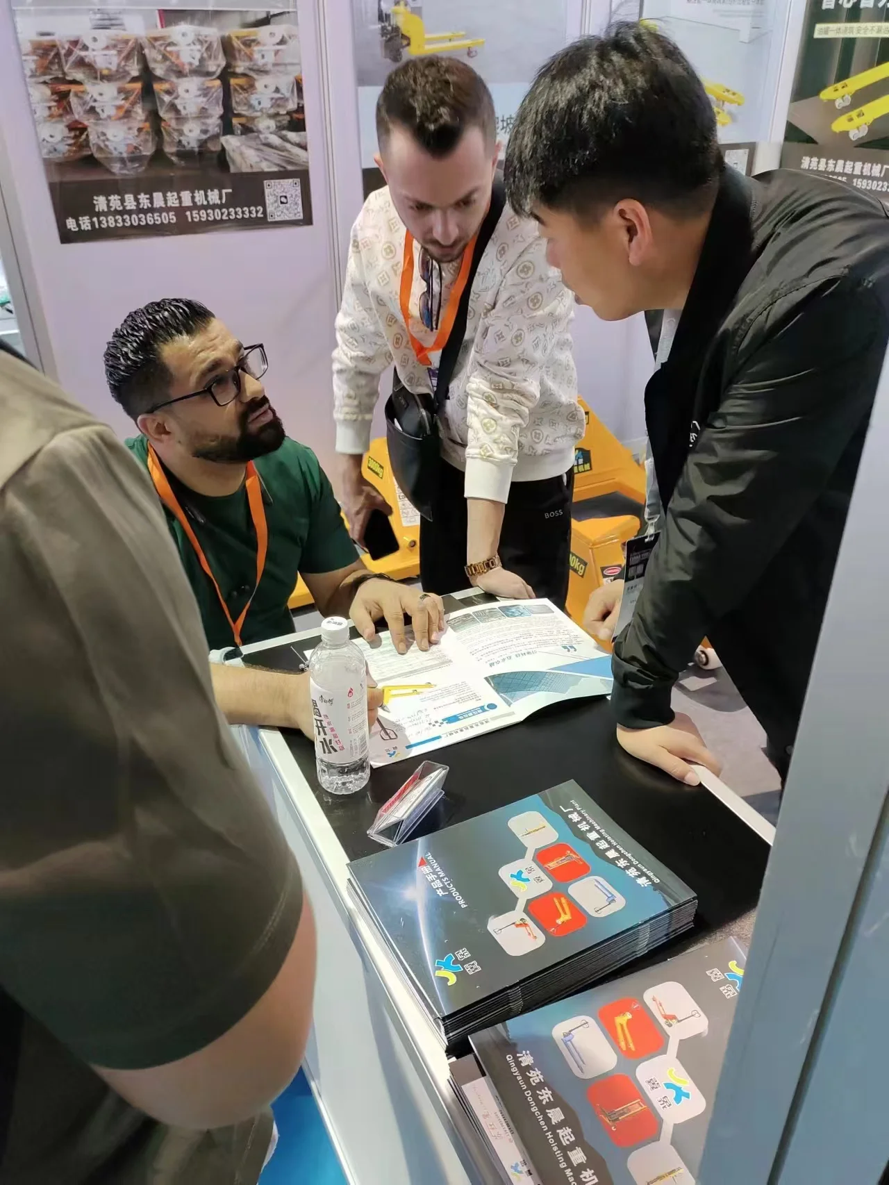 Qingyuan County Dongchen Hoisting Machinery Factory 3
