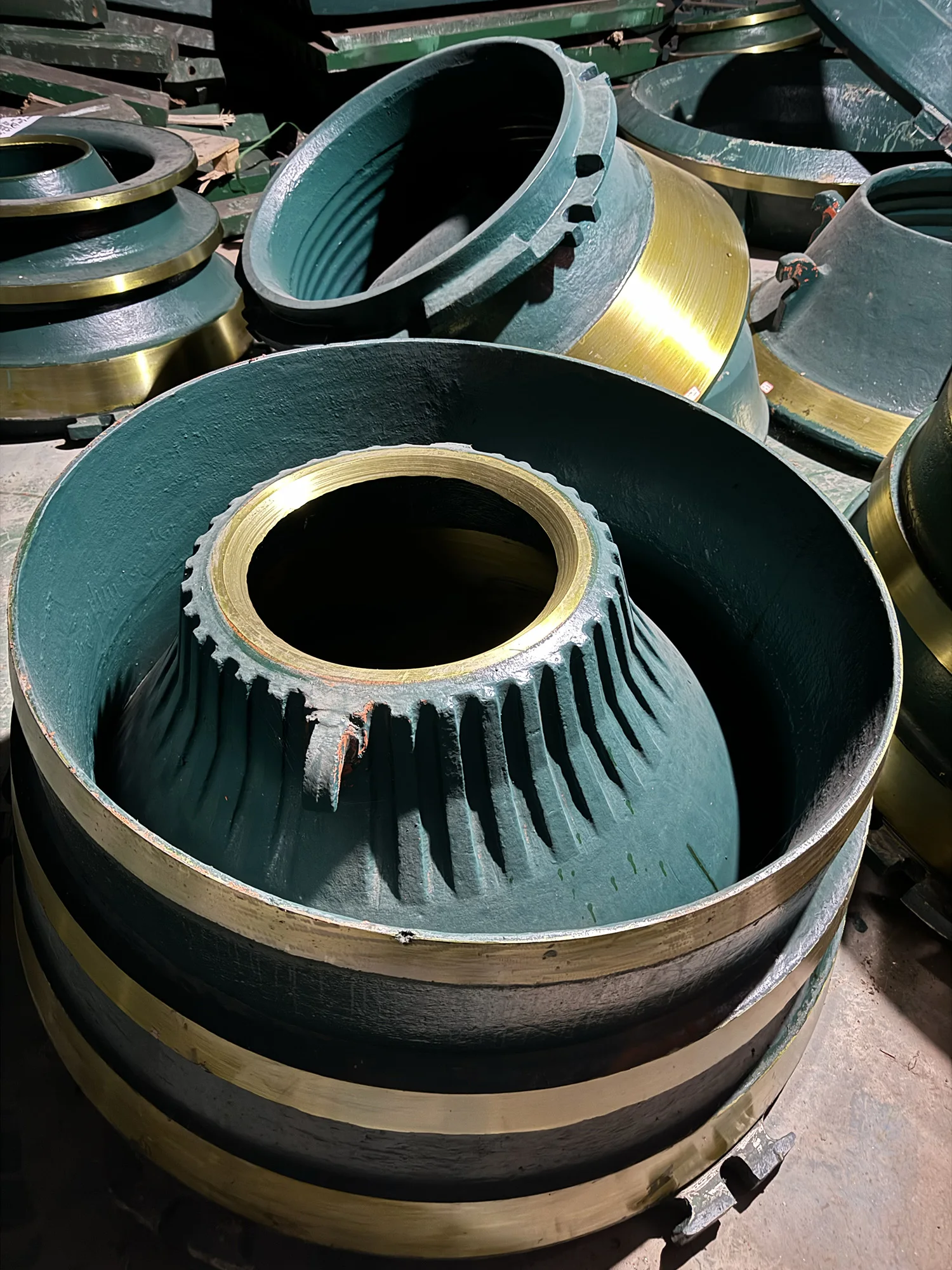 ZhiXin Factory Wholesale Concave Cone Crusher Mantle High Manganese Steel Parts for Ore Mining Casting Processing