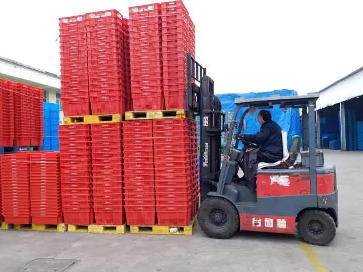 Food Safe Stackable and Nestable Large Plastic Crates Solid Plastic Crate for Transport of Fish and Shellfish
