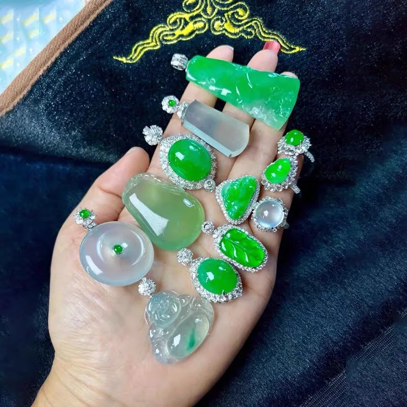 Ice Jade Pendant Natural Emerald Green Ice Jadeite Jade Chinese