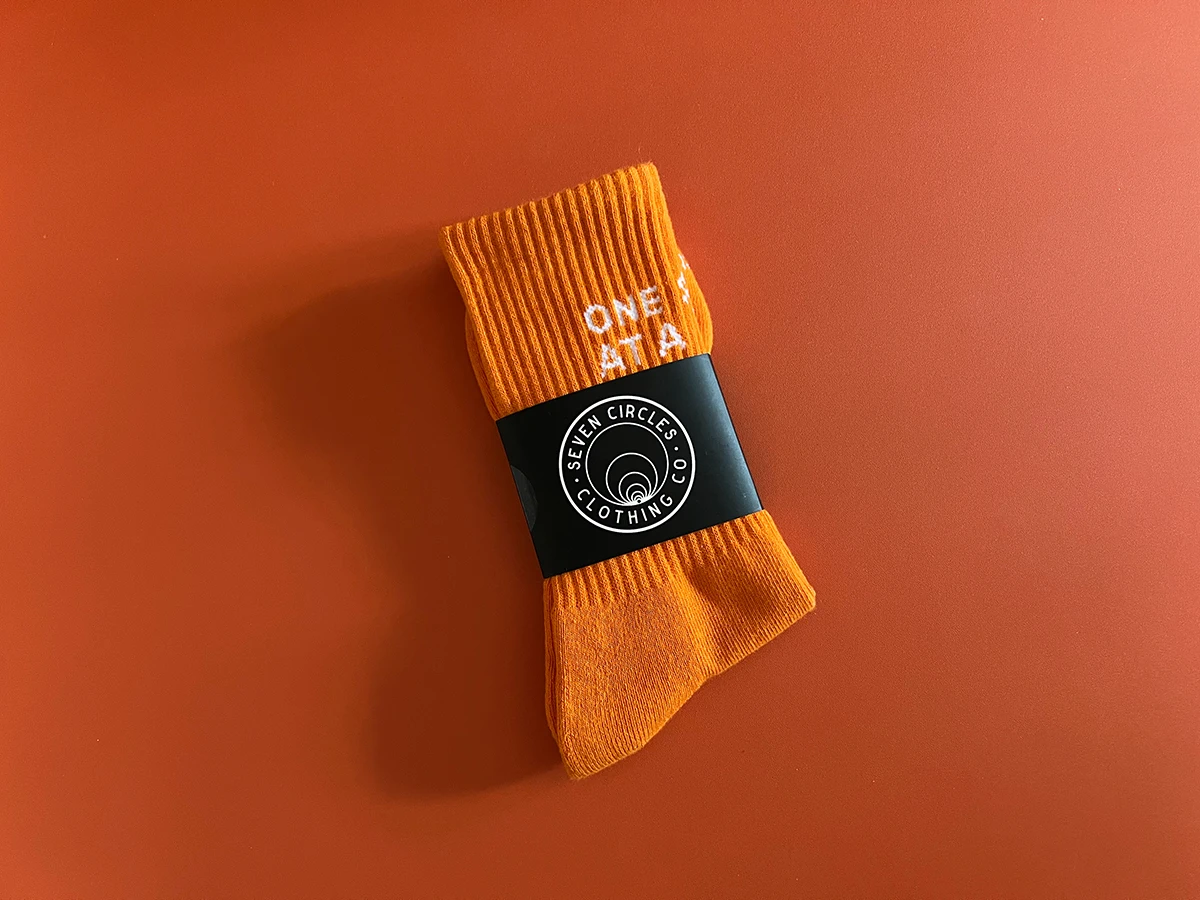 Uron 2022 High Quality Low Moq 100 Custom Made Cotton Socks Custom