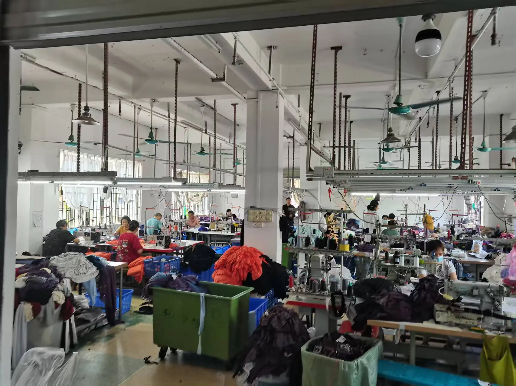 Dongguan Humen Yichang Garment Factory 1