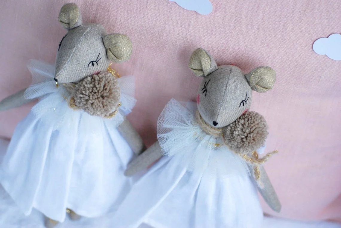 Pure Linen White Wedding Dress Mouse Cloth Doll Customized Fashion Unisex  Plush Toys 1:10 Stuffed Other Doll Ac-mouse Doll -M6