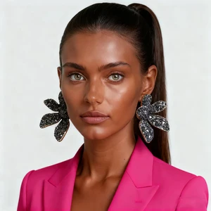 Simple, Stylish, Elegant, and Luxurious Alloy Full-diamond Flower Fan-shaped Earrings, Versatile Everyday Women's Earrings