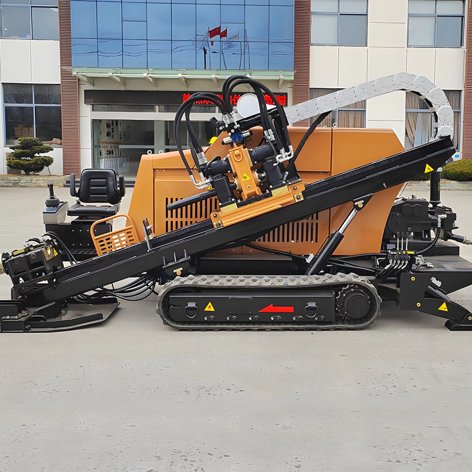 300 Meter Horizontal Directional Drilling Machine / 20 Ton HDD Machine High Power Engine Pump 300-1200mm Drilling Diameter