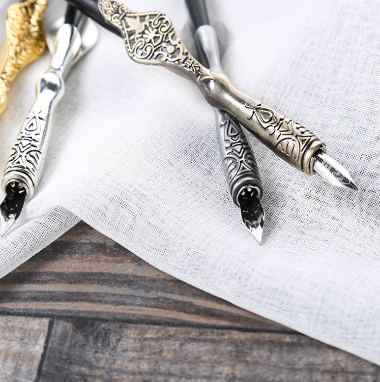 Retro Metal Carving Pen Barrel with Wood Calligraphy Dip Pen Holder for Calligraphy Word Art Pen-and-Ink Drawing Vintage Green
