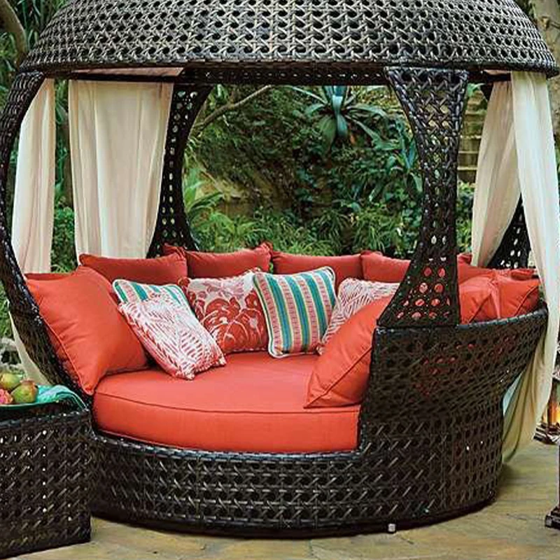 Rattan Outdoor Daybed Perfect for Relaxing in the Sun