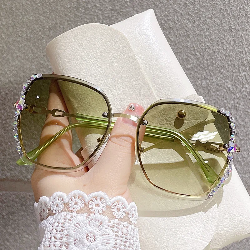2023 Rimless Metal Sunglasses with Diamonds & Gradient Color display picture 1