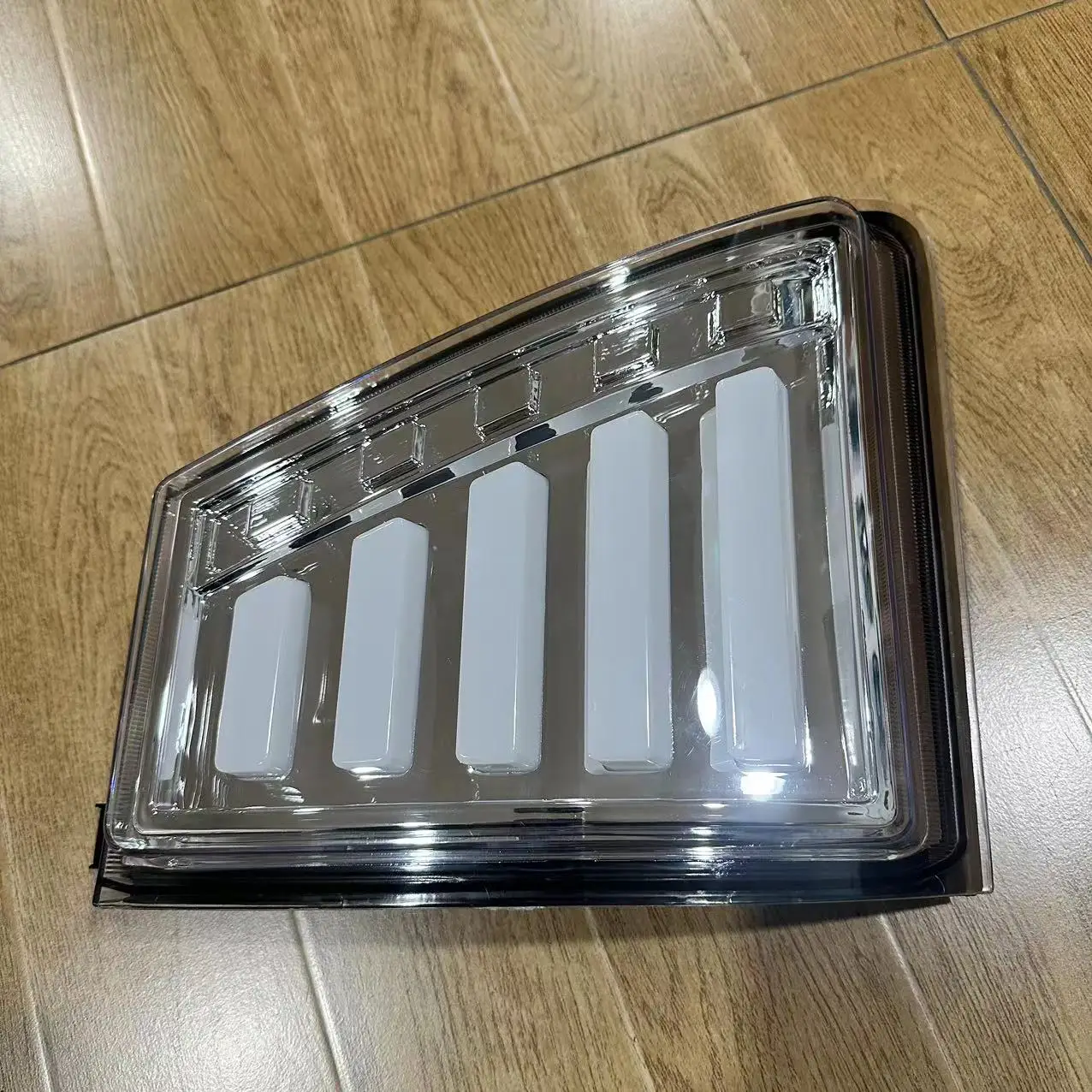 Factory Directly Sell Truck Body Parts Truck Head Light  for Isuzu Nqr FRR  175