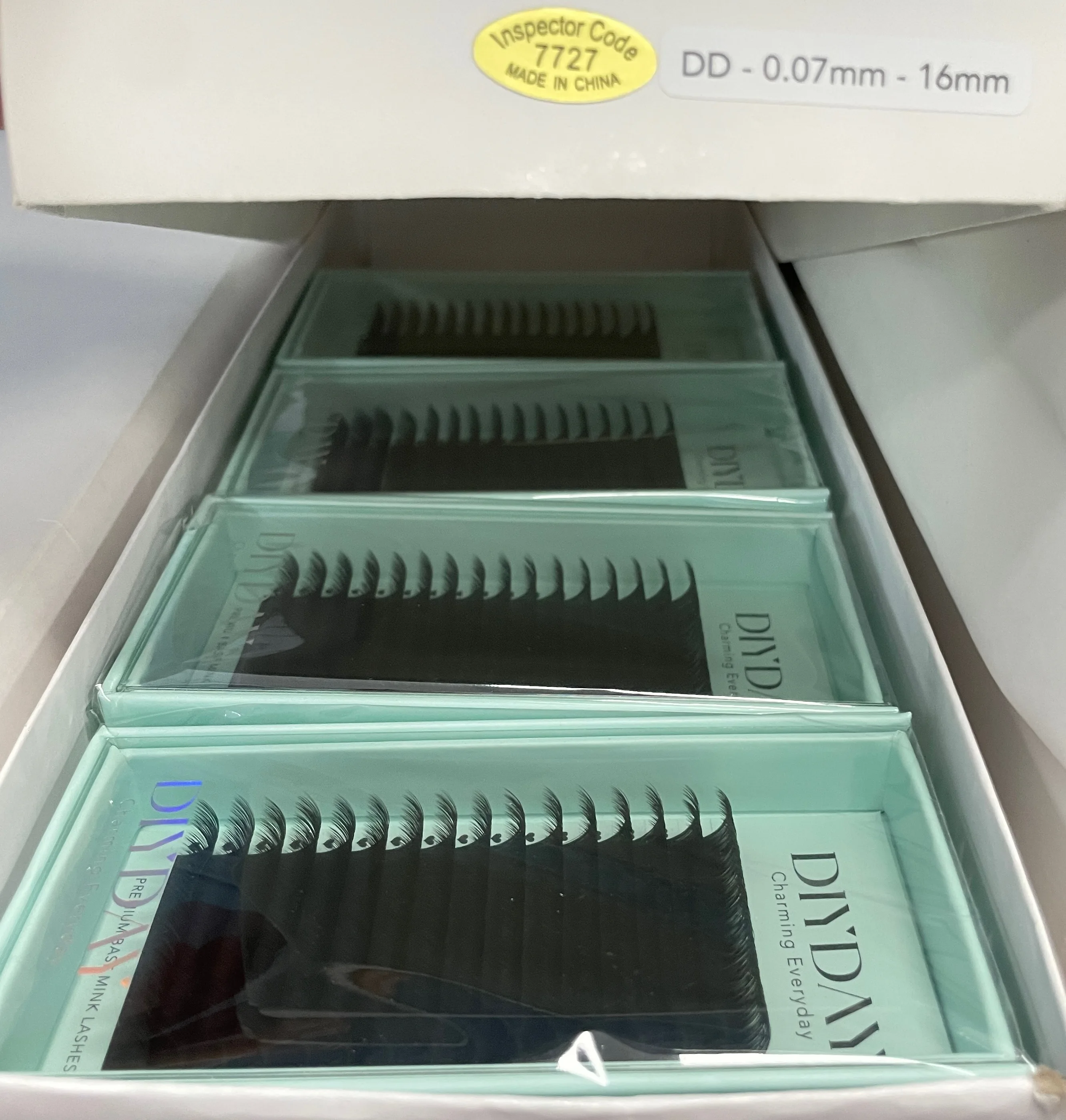 Diyday 3d 6d Clover W Shape 0.07 Thickness Premade Fan Eyelash