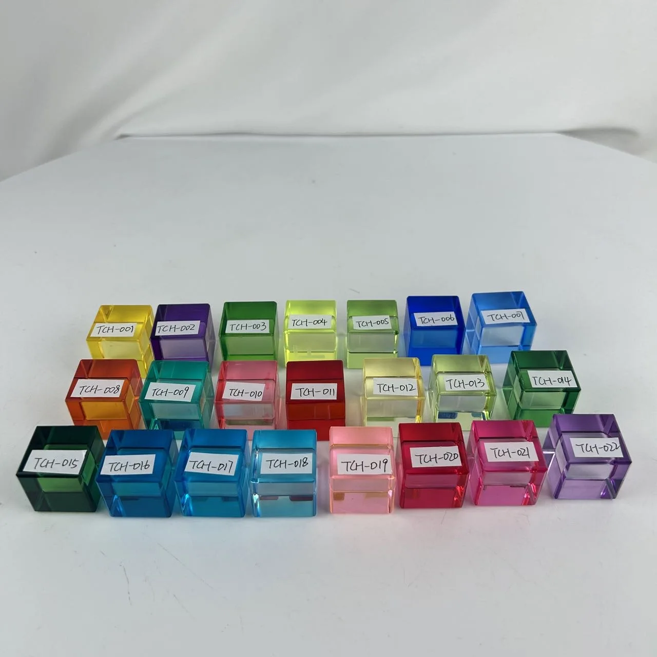 Clear Acrylic Stackable CD Holder Rack - Eco-Friendly Display