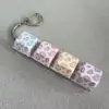 Suela transparente de cuatro botones con estampado de leopardo en azul