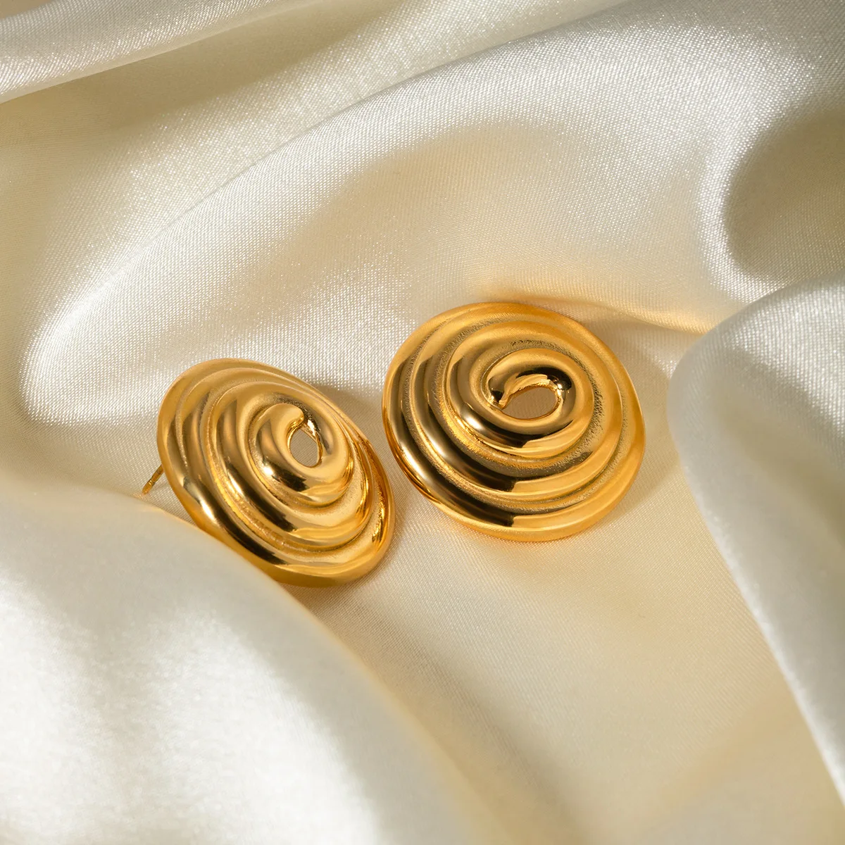 Round Textured Gold Plated Stainless Steel Stud Earrings for Women Engagement Gift Jewelry