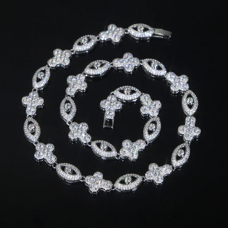 Collana con ciondolo croce e occhio in moissanite stile rapper_voghion.com