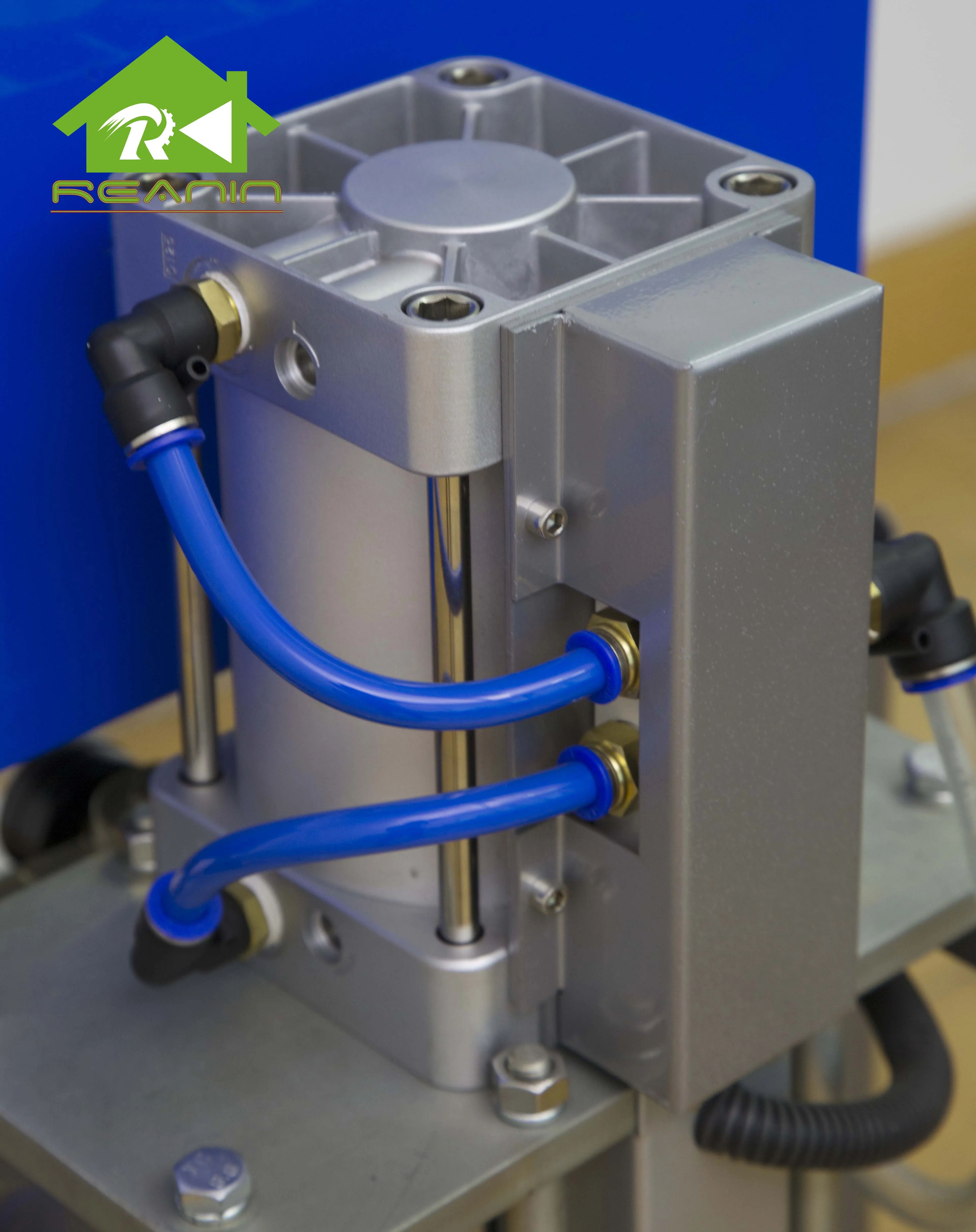 Reanin K2000 Polyurethane Foam Machine