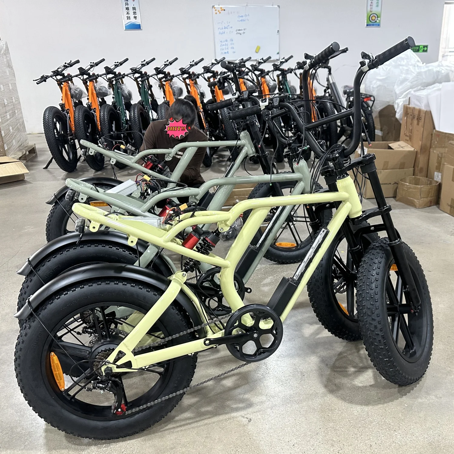 OEM SUPPLIER Electric Motor Bike Rechargeable Large Capacity 15AH Battery Powerful Motor  Urban Bike Commuting Fat Bikes