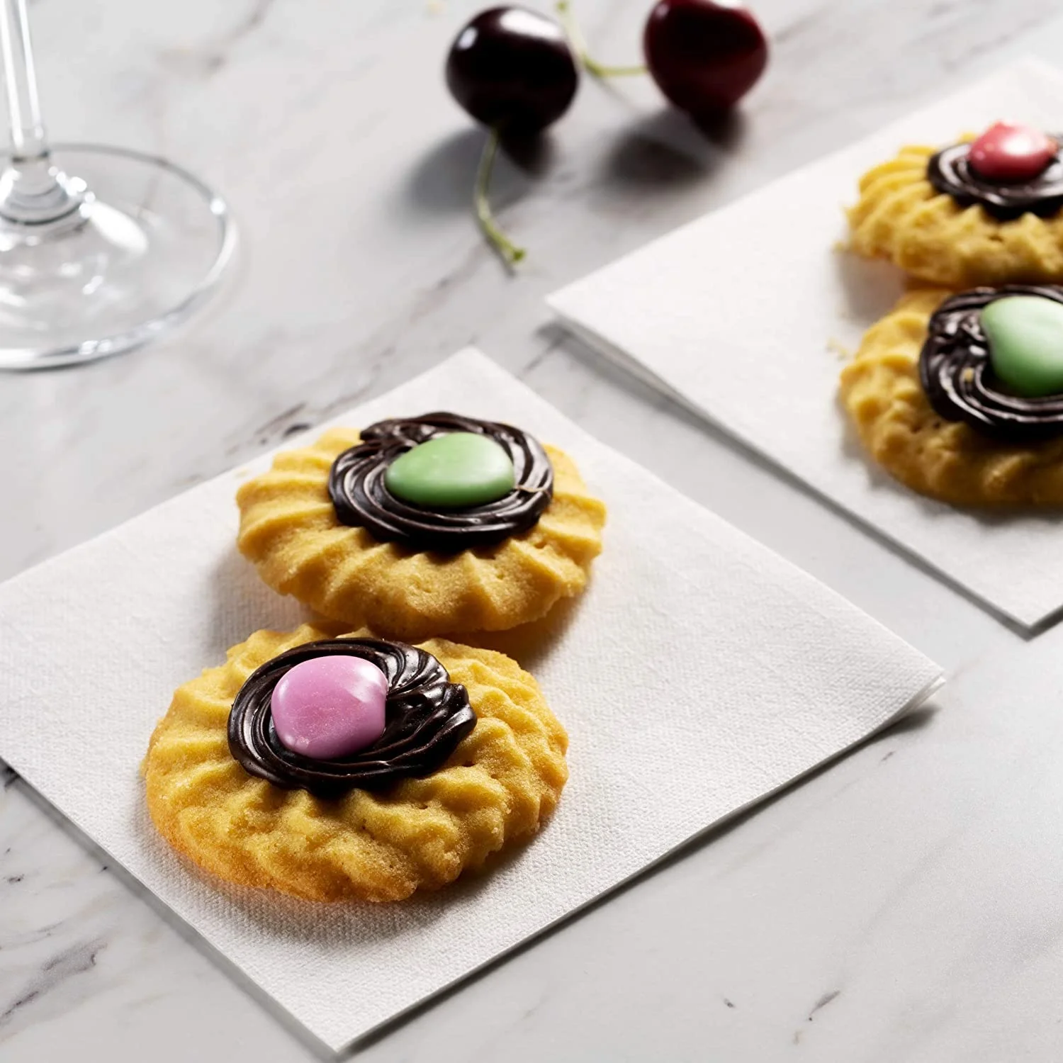 Бумажные салфетки под заказ бумажные и сервировочные обеденные