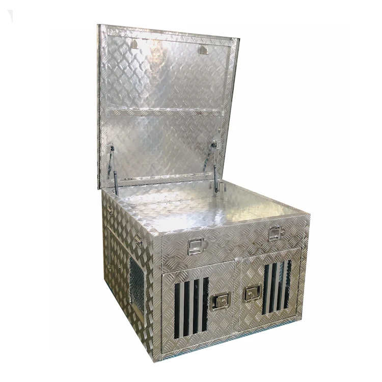 11+ Diamond Plate Dog Box