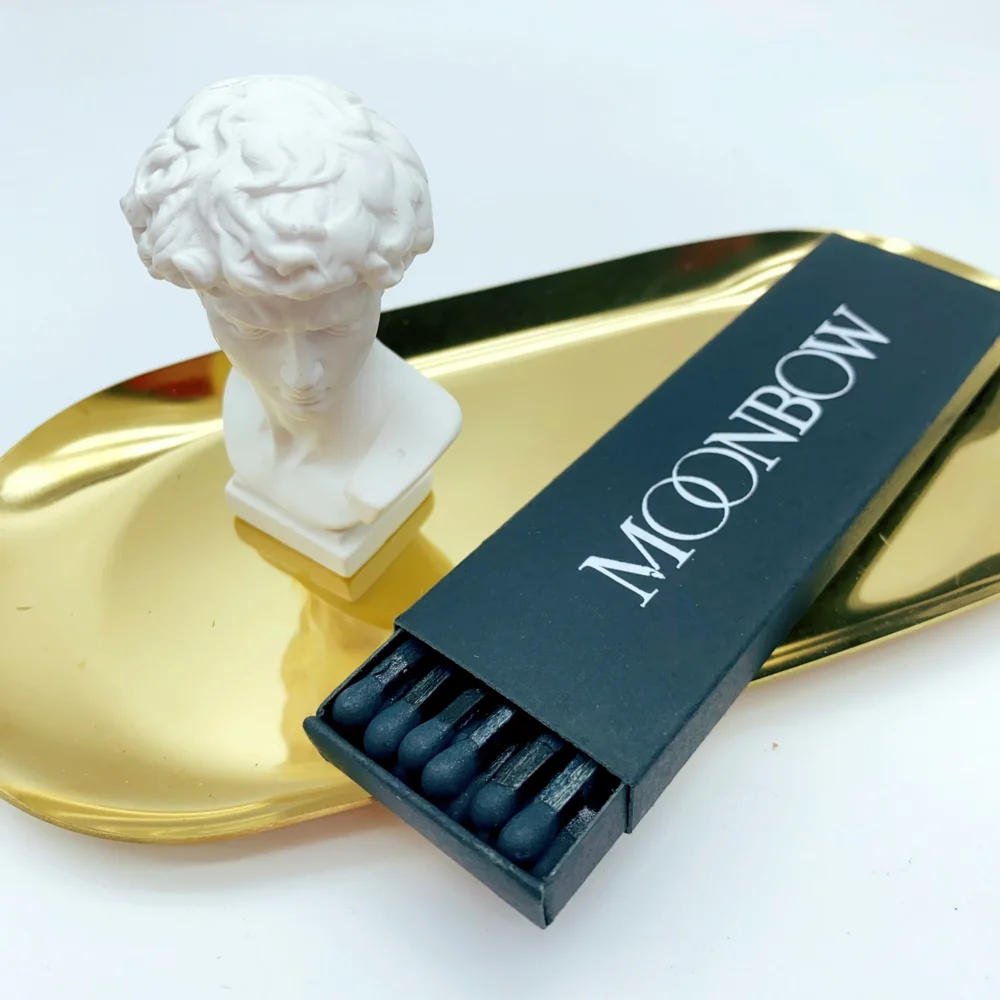 Персонализированные креативные спички могут быть настроены напечатанные логотипы шаблоны безопасности коробки соответствует всем черным цветам