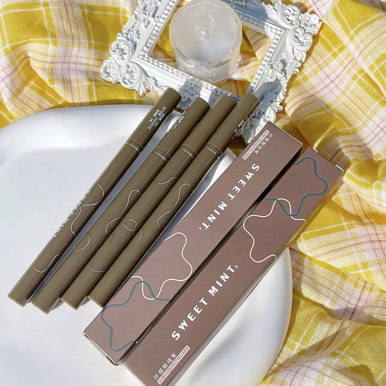 彩色液体眼线笔超细笔尖白色适合节日派对动漫角色扮演外观精美无残忍动物试验工厂批发