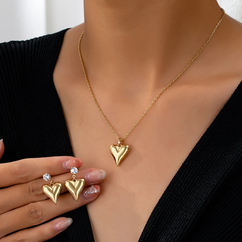 Nagykereskedelmi Divat Aranyozott Szerelem Függő Strassz Fülbevaló Nyaklánc Készlet Nőknek