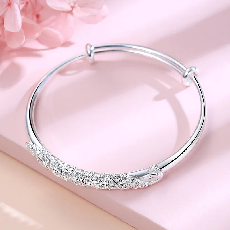 Peora Floral Vintage Love Heart Charm Bracelet (Silver) in Chennai at best  price by New Mahalakshmi Bangles - Justdial