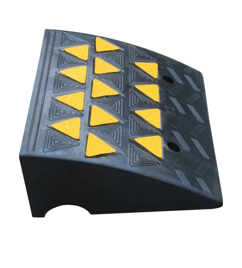 CRB03 Yellow Glass Bead Reflector Rubber Kerb Ramp Speed Bump with High Visibility for Safe Navigation details