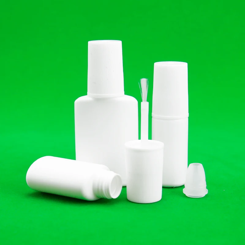 Bouteille en plastique HDPE avec pinceau bouteille blanche noire minimale pour les ongles Polish de cils colle Super colle pour l' utilisation de bouteille de cosmétiques