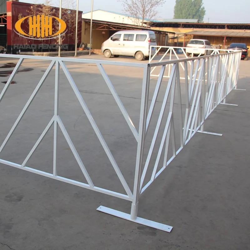 Temporary Pedestrian Heavy Duty Crowd Control Steel Barricade Crowd Control Barriers Metal Interlocking Barricade