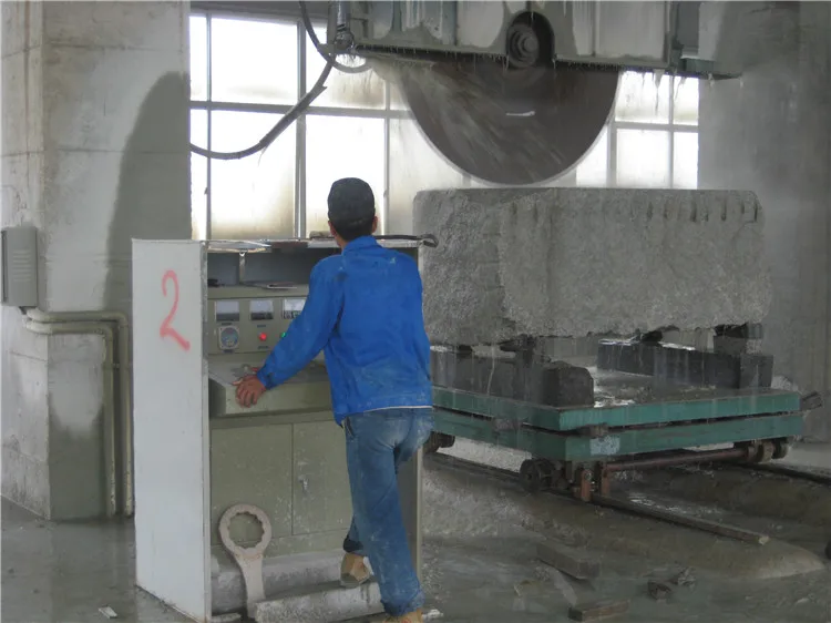 Hizar Gantry Type Single Blade Block Cutting Machine