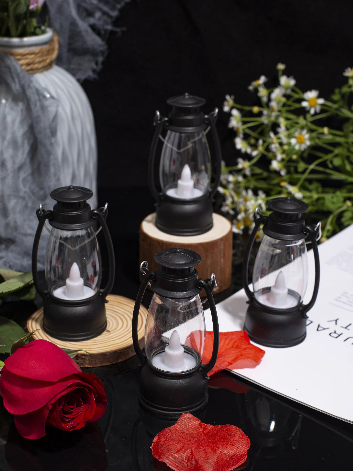 Plastic Mini Lantern Retro Style LED Warm Light Flameless Small Light Home Party Camping Festival Decoration Ornament LED Candle