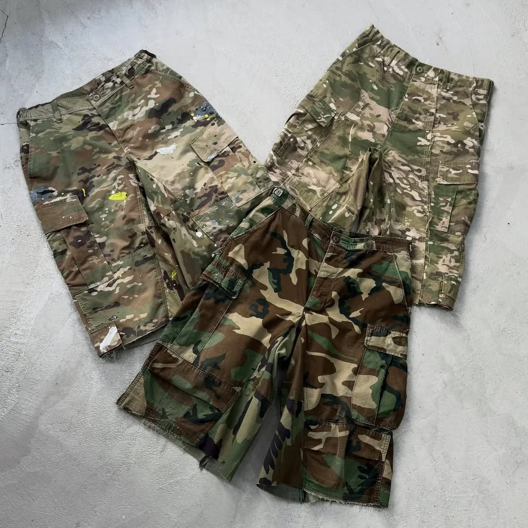 Přizpůsobitelné americké streetwear šortky v retro kamuflážním vzoru pro muže s digitálním potiskem DTG, řemeslným provedením pomocí krychliček nebo perel a 3D vyšíváním