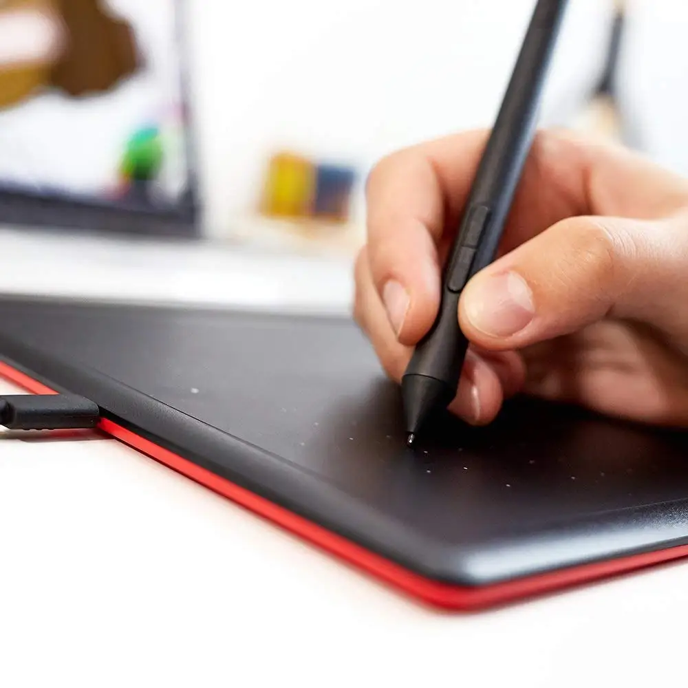 Wacom CTL-672 Medium Graphics Drawing Tablet - Portable & Versatile