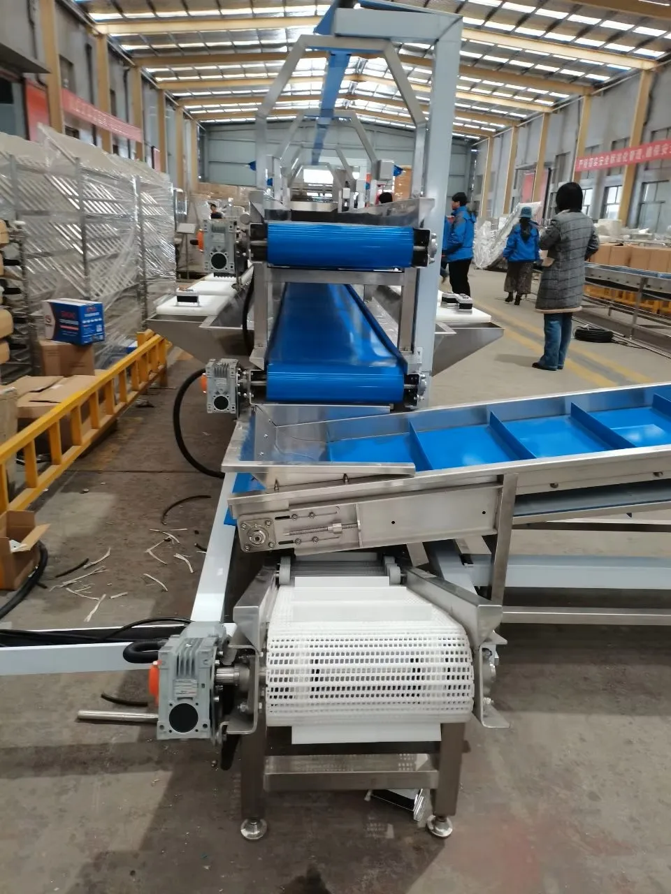 Automatic industrial meat conveying line in slaughterhouse