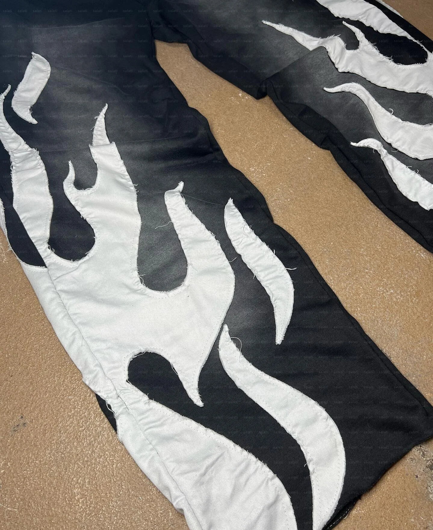 Custom Loose Fit Sweat Pants Cotton Fleece Applique Embroidery Patches Sun Faded Distressed Acid Wash Flared Sweatpants for Men gallery 3