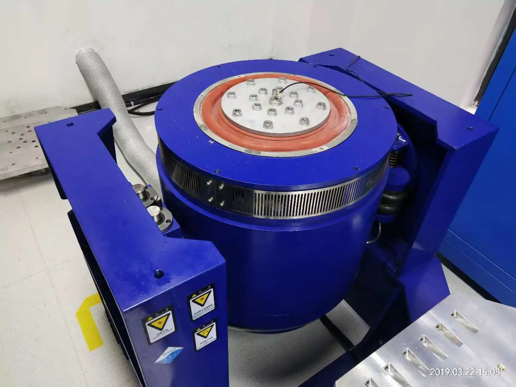 MIL-STD Standard Big Sine Force 50KN Vibration Shaker System Table 