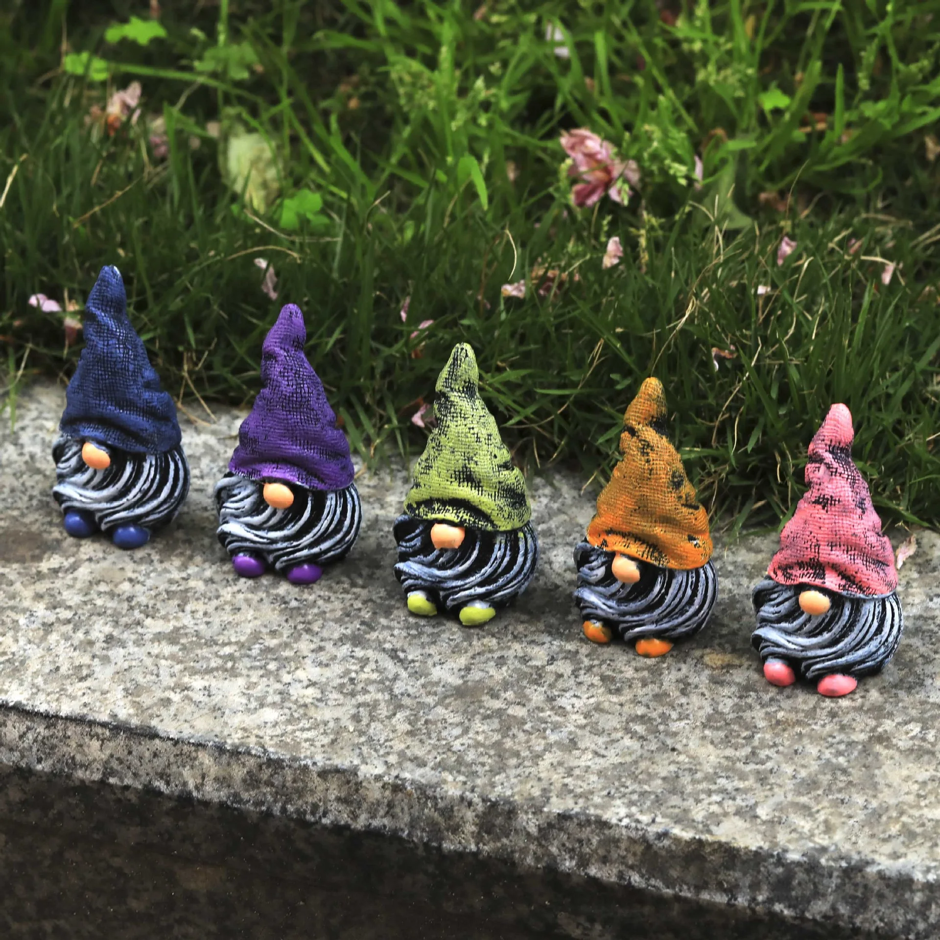 Farmhouse Knick-knacksミニノーム卓上装飾品小さなドワーフポリレジン