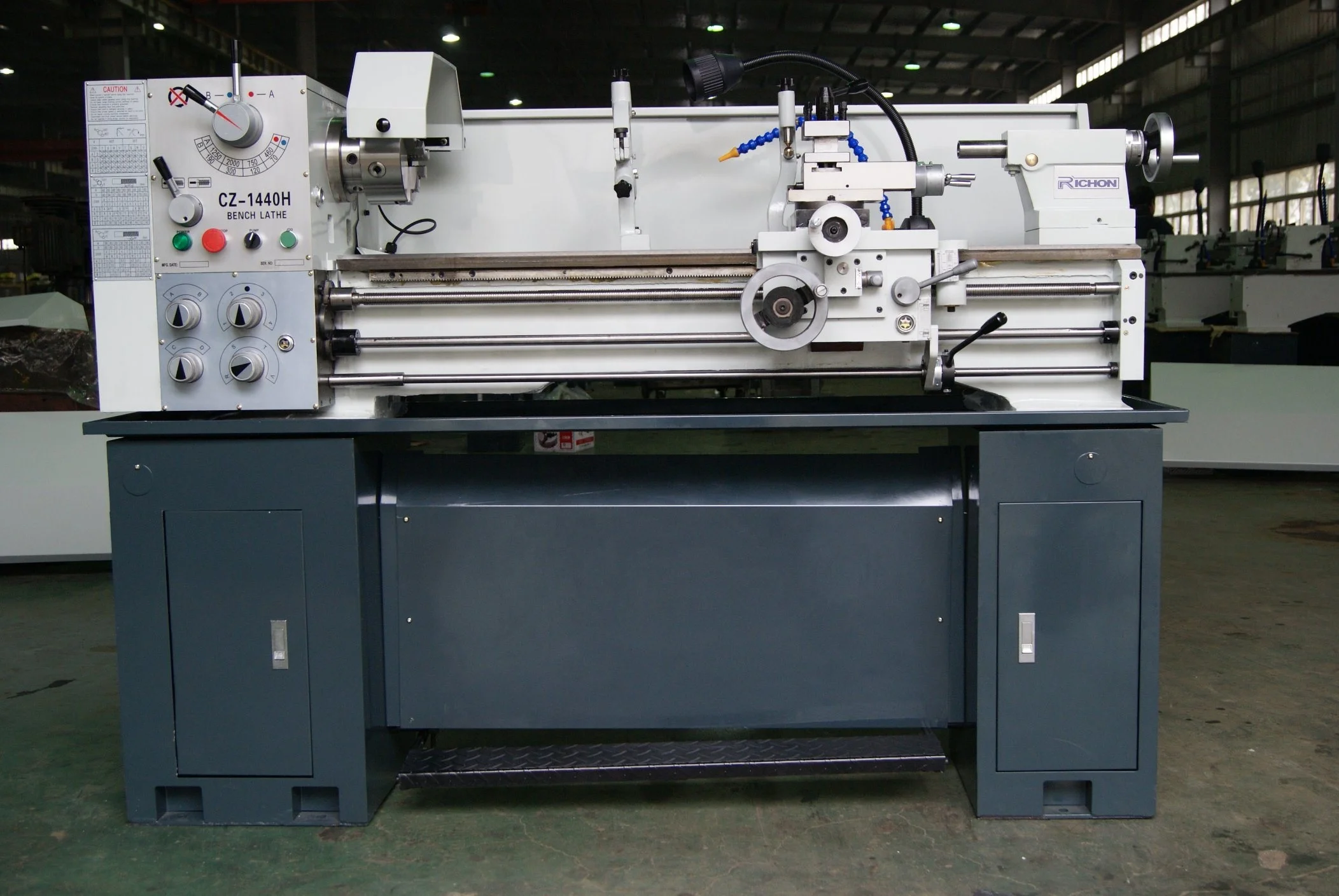 C0633/550 Taiwan Manual Mini Metal Lathe Machine | Precision Small