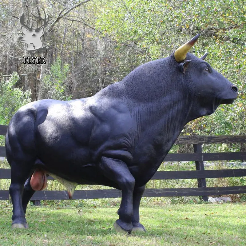 Life Size Fiberglass Cartoon Bull Statues Outdoor Garden High Quality