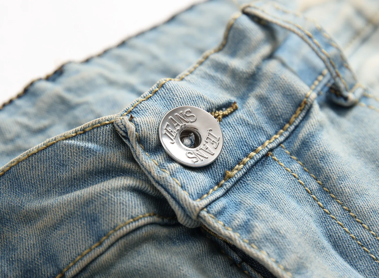 Nagykereskedelmi Designer Street nyári férfi hétköznapi kopott, szakadt farmer piros, fekete, fehér, kék férfi plus size farmer 2023413_voghion.com