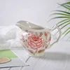 taza de leche roja