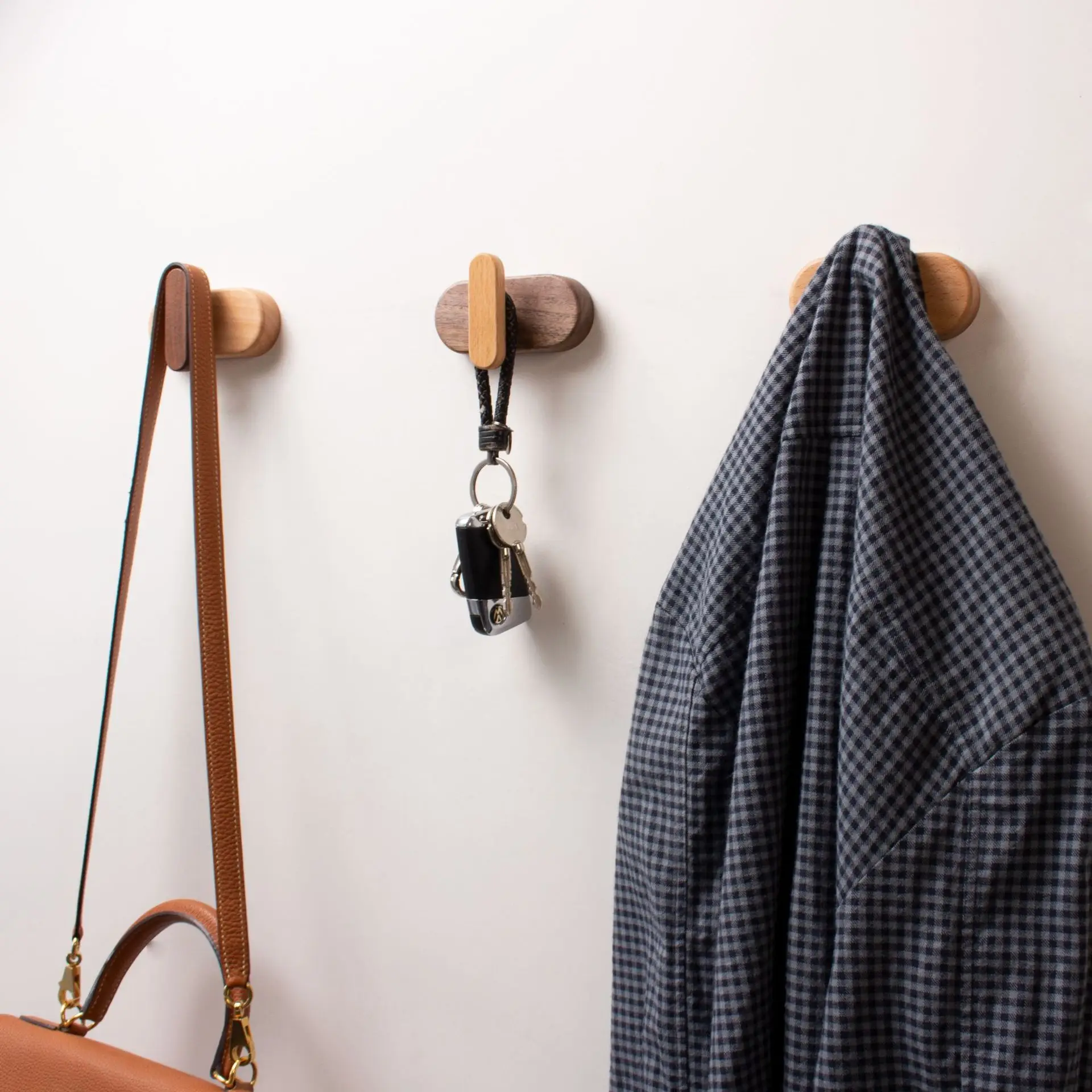 Wooden Clothes Hat Towel Hooks Wall Hanging Small Hooks Simple Home Decoration Hallway Bedroom Wooden Hook factory