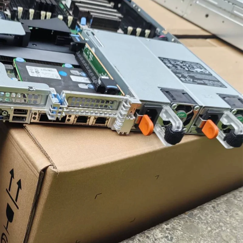 Dell PowerEdge R660 1UラックサーバーXeonゴールド6403 10SFF 128GB