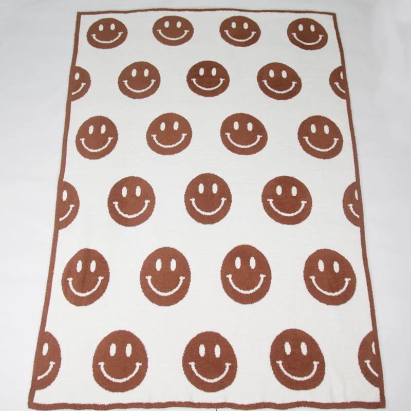 Оптовая продажа роскошного простого большого толстого мягкого вязаного одеяла с принтом улыбки для зимнего дивана, украшения дома