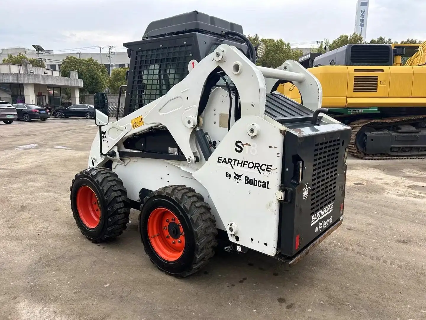 Powerful and Flexible Used 2-Ton S18 Skid Steer Loader EPA Engine Construction Equipment Tractor and Track Loader Combination