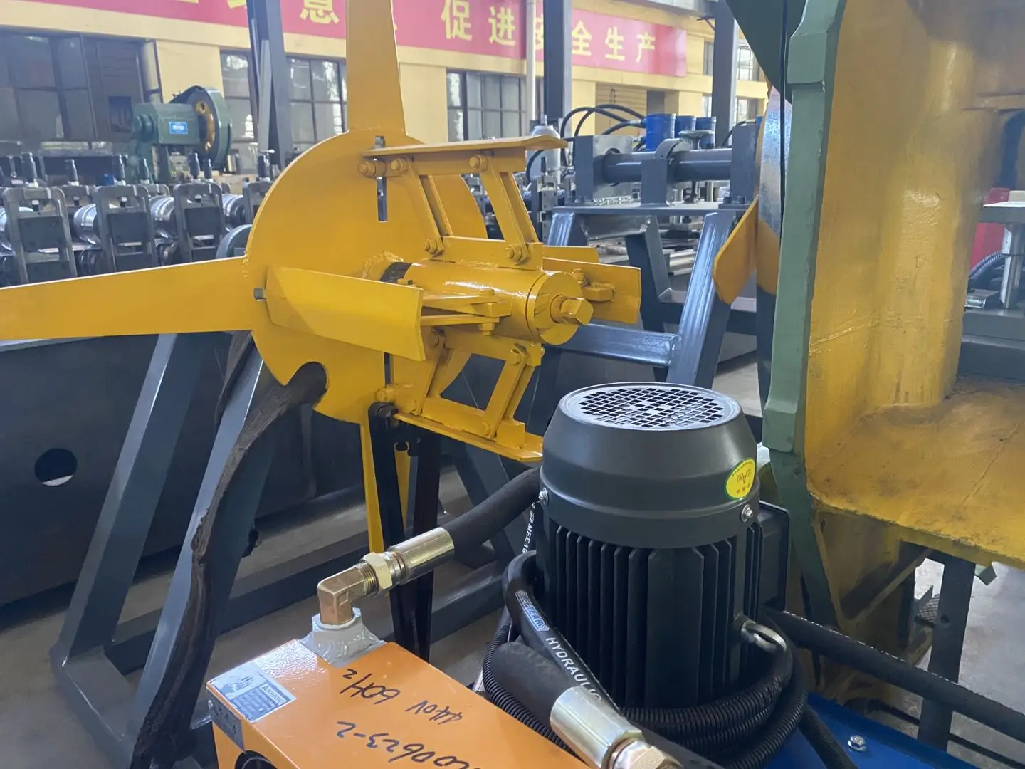 0.35- 1 mm C channel drywall ceiling profile roll forming machine