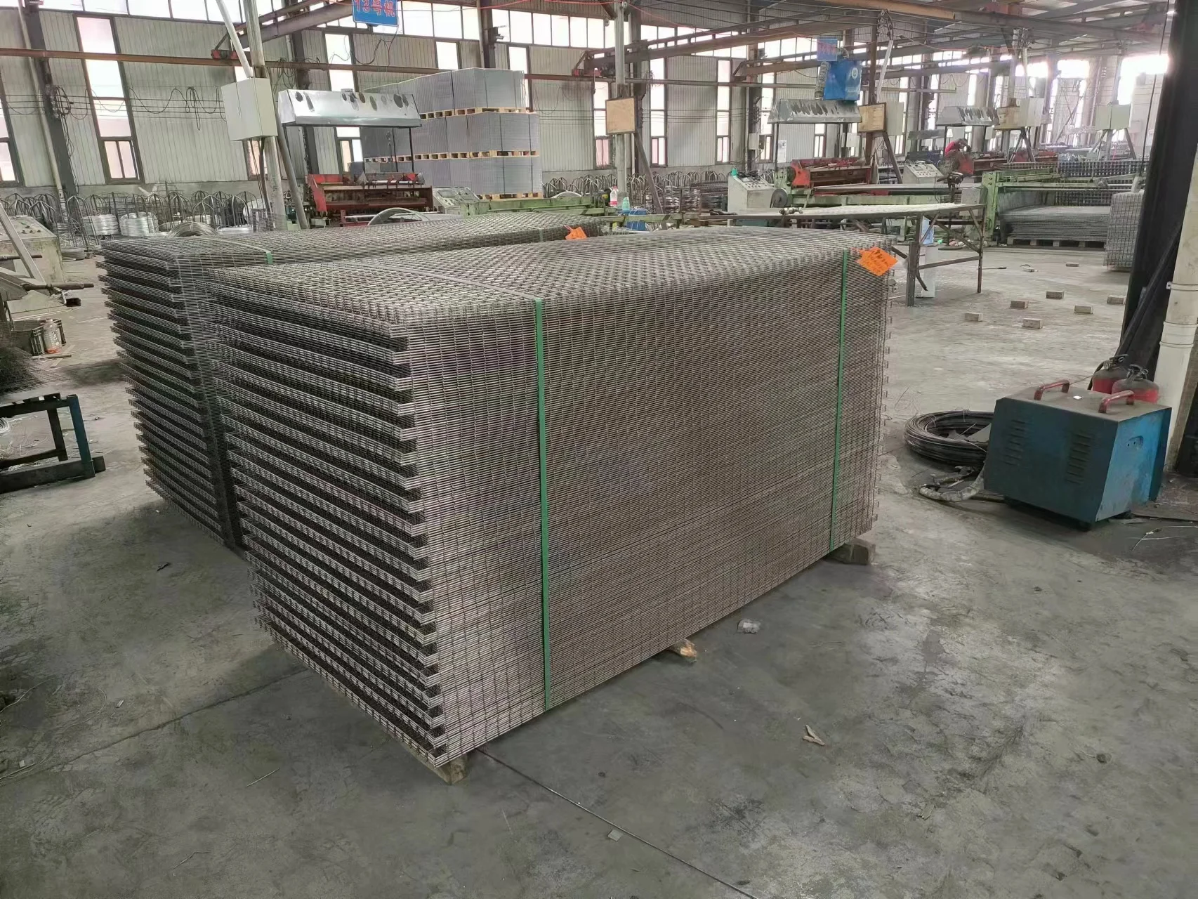 8 Gauge 10 Gauge Welded Wire Mesh Galvanized Welded Wire Mesh Roll For ...