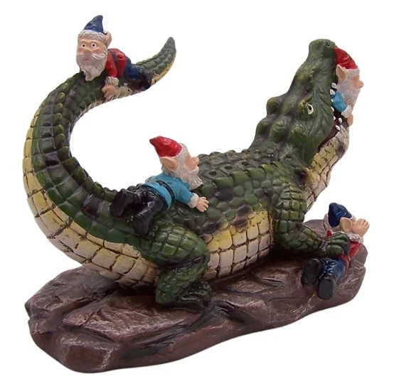 Resin 7in Alligators with Dwarf Statues for Outdoor Garden Decoration