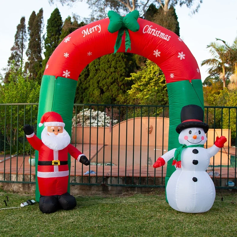 240万個のクリスマス用屋外装飾、エアで膨らませるアーチ型の飾り