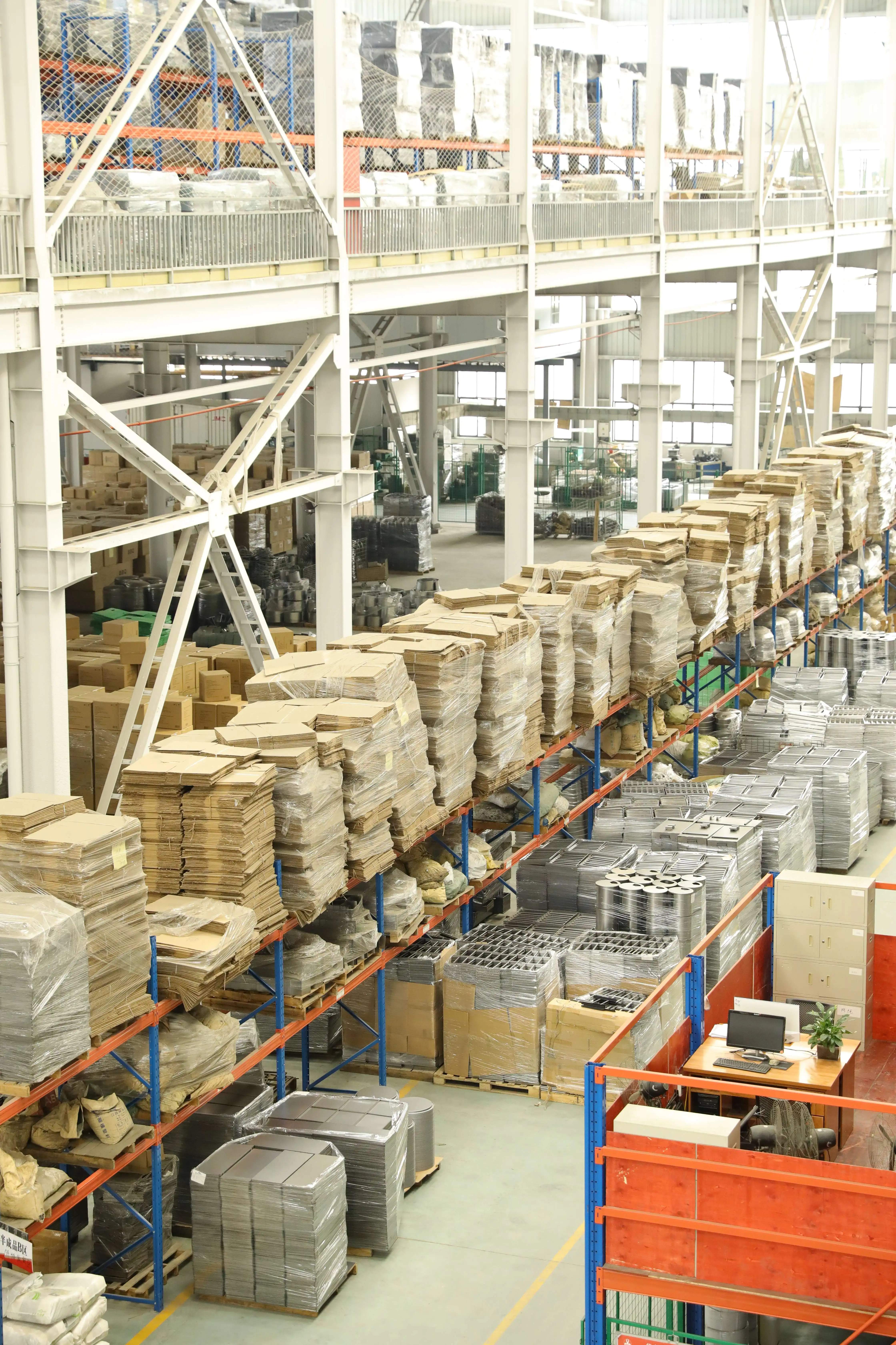 Outdoor Brazier Garden Portable Camping Dust Screen Design Fire Pit with Thickened Foot Stand factory